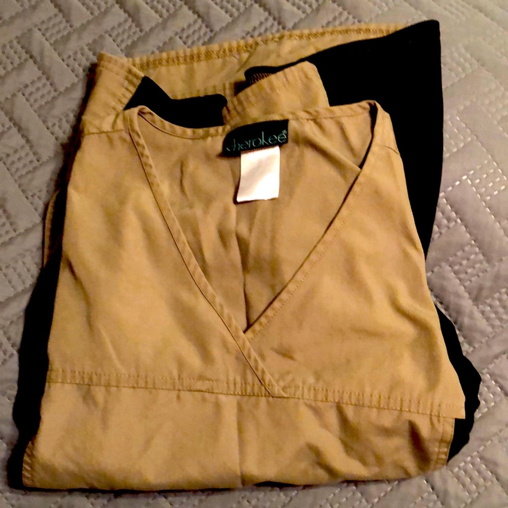 Size medium Cherokee scrub set